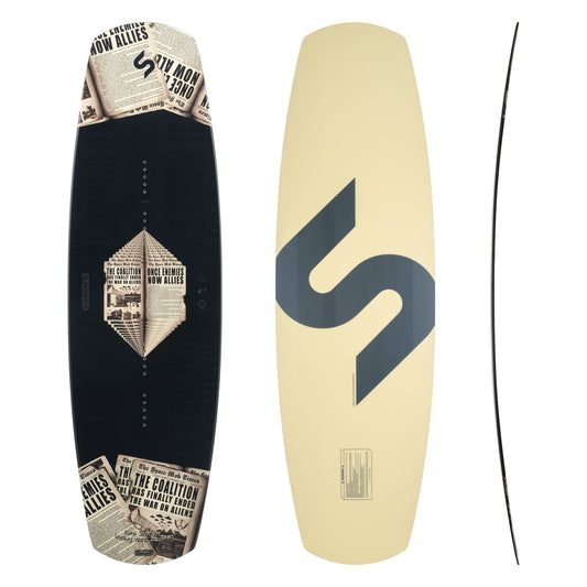 Slingshot Wakeboard "COALITION" vorne schwarz mit Zeitungs-Grafik, hinten Cremefarben mit schwarzem Logo